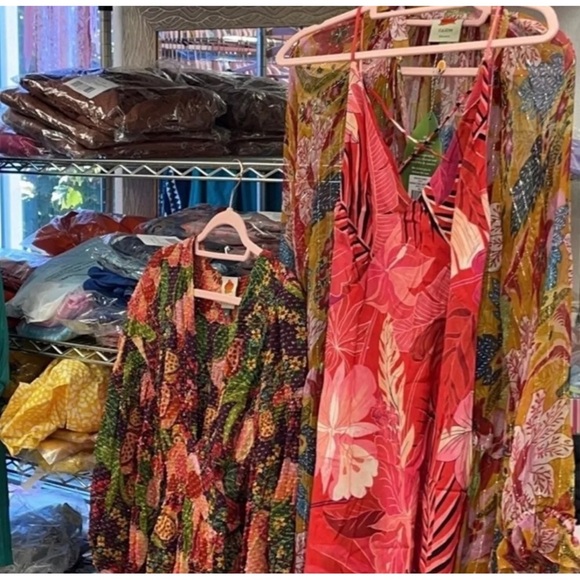 🎉ALL NWT!!! Reseller/Personal Mystery Box🎉 - Picture 8 of 9